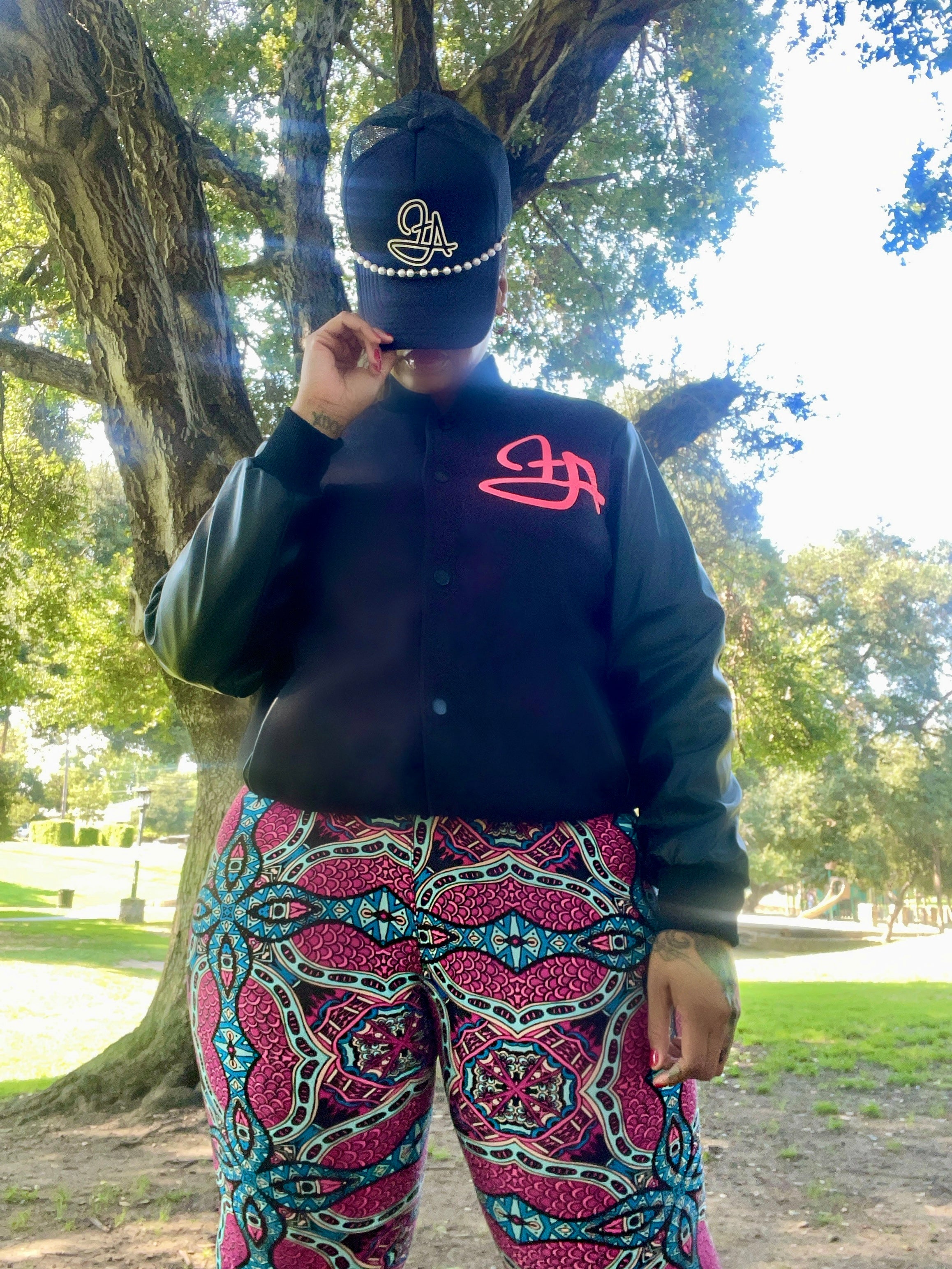 Fallon Aurielle F.A. 2 Tone Signature Classic Pearl Trucker Snapback Hat (Black & White)